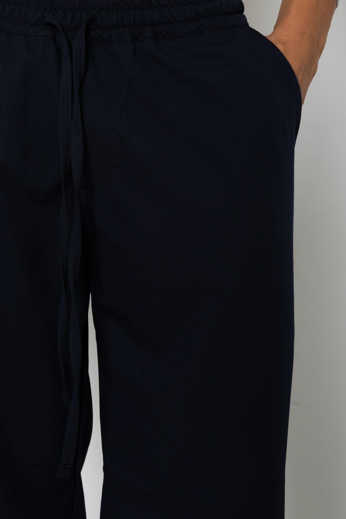 Pantalaccio con pences fondo ampio