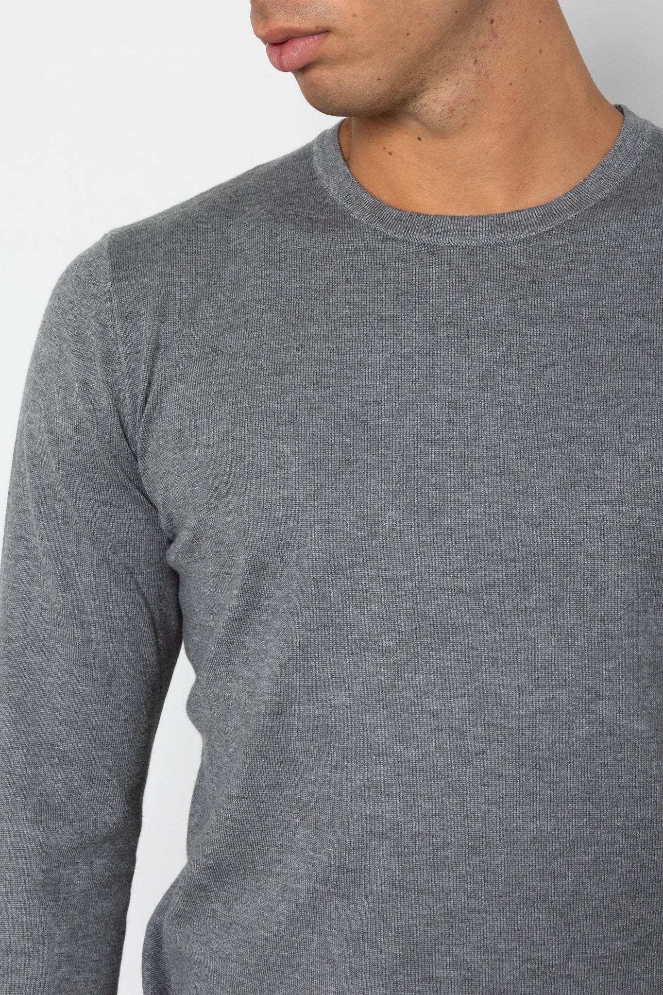 Maglione girocollo in filo